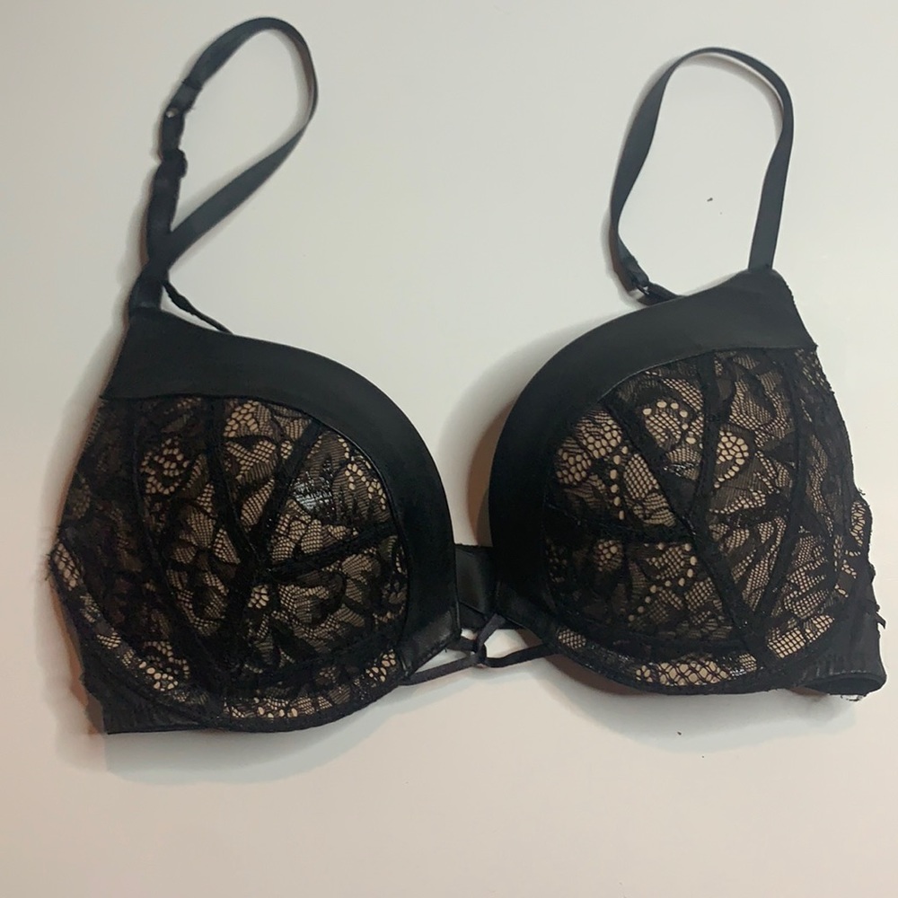 Victoria’s Secret Bombshell Bra 32A